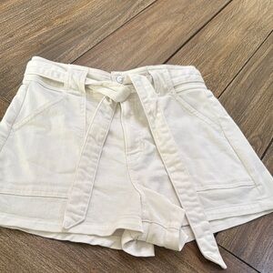 Veronica Beard Women's White Belted Shorts
